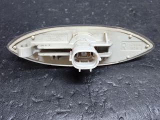 bontott TOYOTA YARIS Jobb első Sárvédő Irányjelző