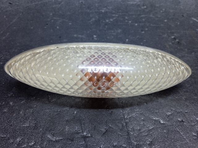 bontott TOYOTA YARIS Jobb első Sárvédő Irányjelző