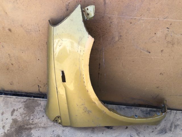 bontott TOYOTA YARIS Jobb első Sárvédő