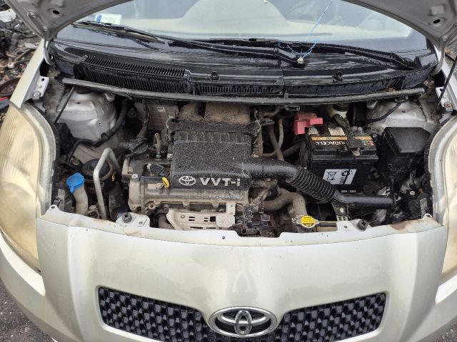 bontott TOYOTA YARIS Jobb első Sárvédő