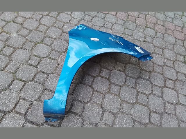 bontott TOYOTA YARIS Jobb első Sárvédő