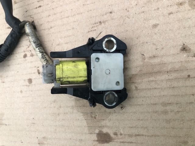 bontott TOYOTA YARIS Jobb első Ütközés Érzékelő (Homlokfalon)