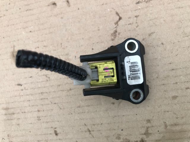 bontott TOYOTA YARIS Jobb első Ütközés Érzékelő (Homlokfalon)