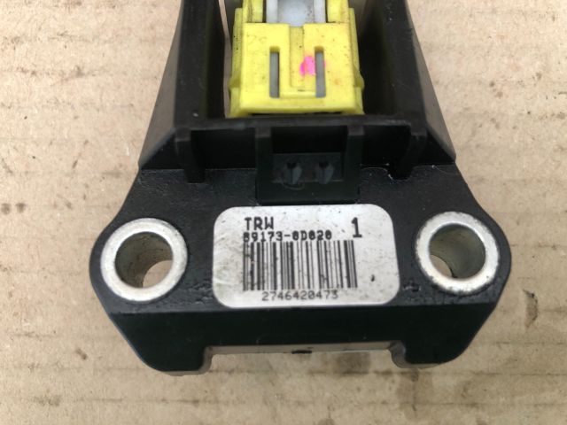 bontott TOYOTA YARIS Jobb első Ütközés Érzékelő (Homlokfalon)