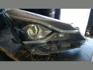 bontott TOYOTA YARIS Jobb Fényszóró