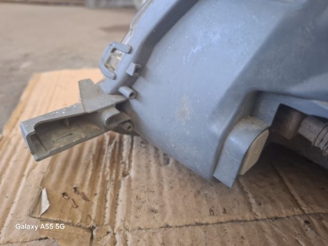 bontott TOYOTA YARIS Jobb Fényszóró