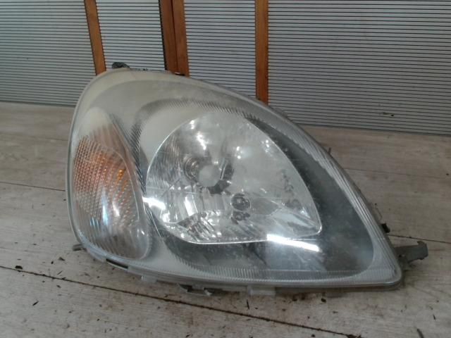 bontott TOYOTA YARIS Jobb Fényszóró