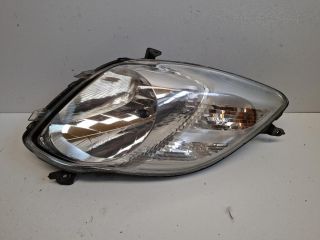 bontott TOYOTA YARIS Jobb Fényszóró