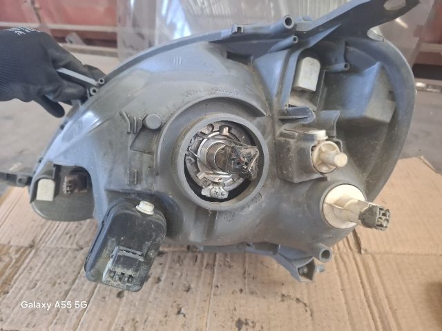 bontott TOYOTA YARIS Jobb Fényszóró