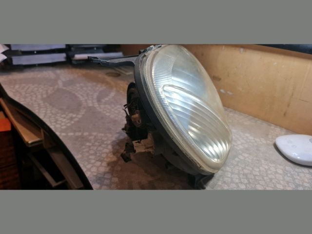 bontott TOYOTA YARIS Jobb Fényszóró