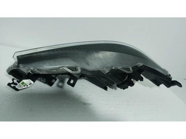 bontott TOYOTA YARIS Jobb Fényszóró