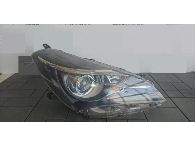 bontott TOYOTA YARIS Jobb Fényszóró