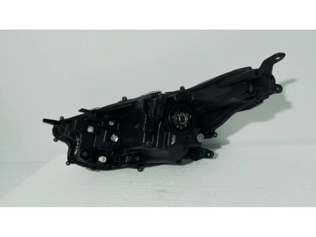 bontott TOYOTA YARIS Jobb Fényszóró