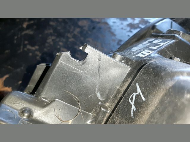 bontott TOYOTA YARIS Jobb Fényszóró