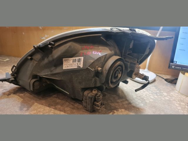 bontott TOYOTA YARIS Jobb Fényszóró