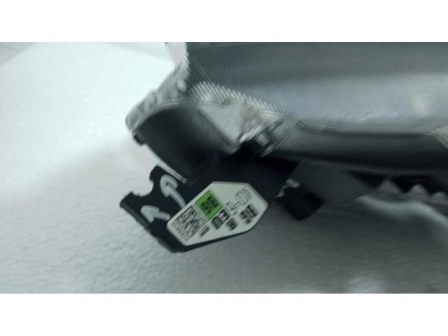 bontott TOYOTA YARIS Jobb Fényszóró