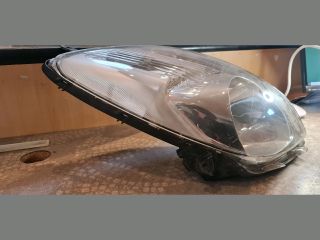 bontott TOYOTA YARIS Jobb Fényszóró