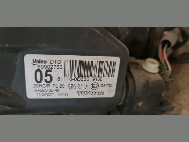 bontott TOYOTA YARIS Jobb Fényszóró