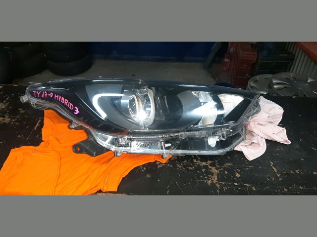 bontott TOYOTA YARIS Jobb Fényszóró