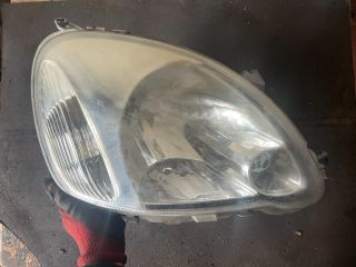 bontott TOYOTA YARIS Jobb Fényszóró