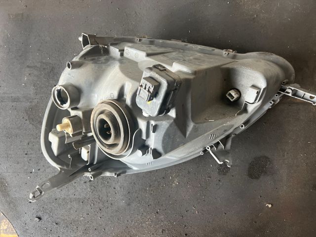 bontott TOYOTA YARIS Jobb Fényszóró