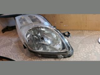 bontott TOYOTA YARIS Jobb Fényszóró