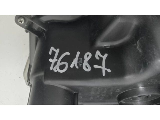 bontott TOYOTA YARIS Jobb Fényszóró