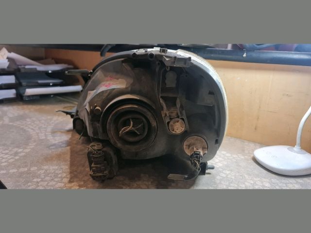 bontott TOYOTA YARIS Jobb Fényszóró