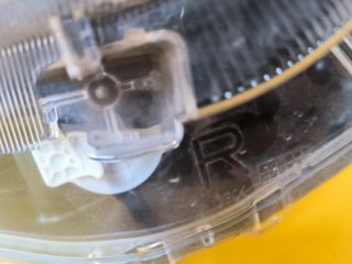 bontott TOYOTA YARIS Jobb Fényszóró