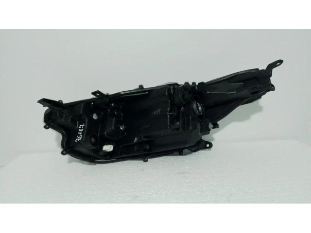 bontott TOYOTA YARIS Jobb Fényszóró