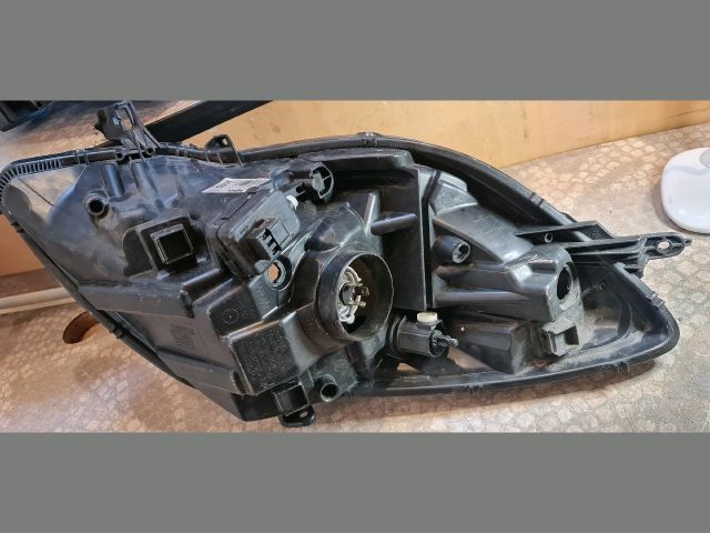 bontott TOYOTA YARIS Jobb Fényszóró