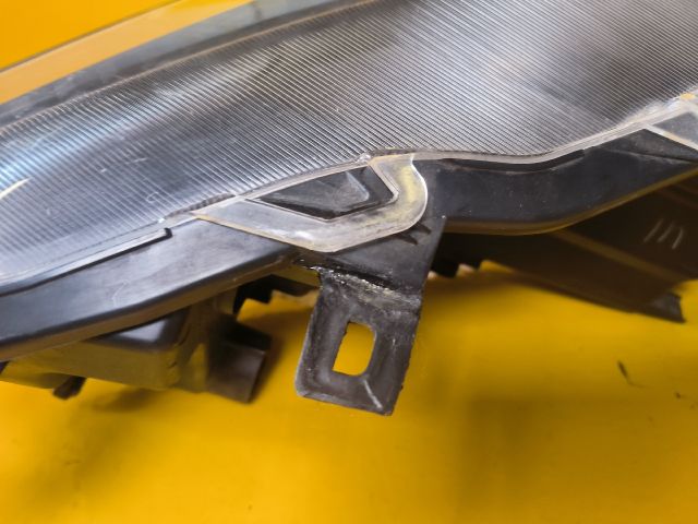 bontott TOYOTA YARIS Jobb Fényszóró