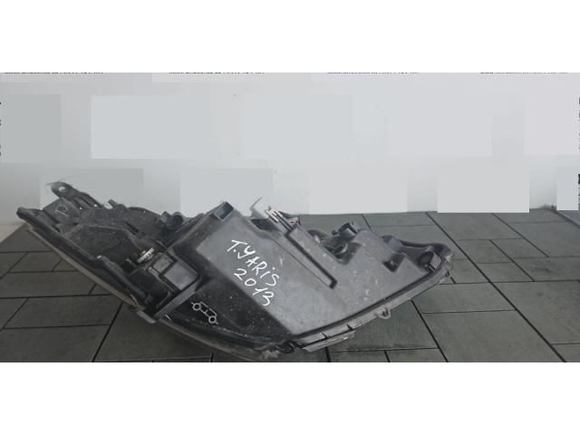 bontott TOYOTA YARIS Jobb Fényszóró