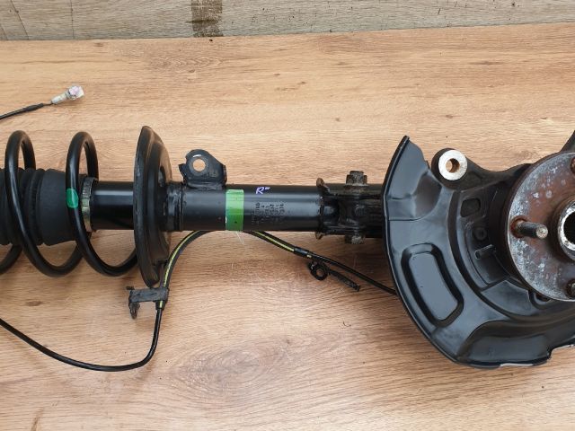 bontott TOYOTA YARIS Jobb Gólyaláb Csonkállvánnyal