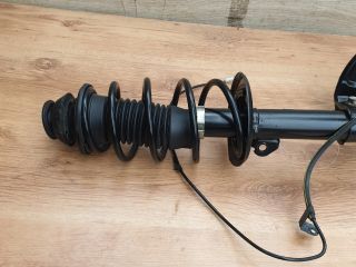 bontott TOYOTA YARIS Jobb Gólyaláb Csonkállvánnyal