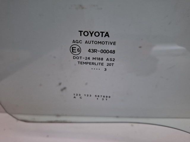 bontott TOYOTA YARIS Jobb hátsó Ablak