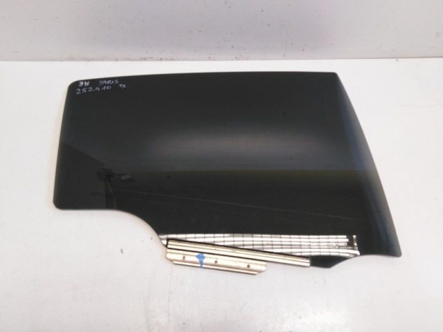 bontott TOYOTA YARIS Jobb hátsó Ablak