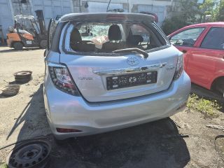 bontott TOYOTA YARIS Jobb hátsó Ablakemelő Szerkezet (Elektromos)