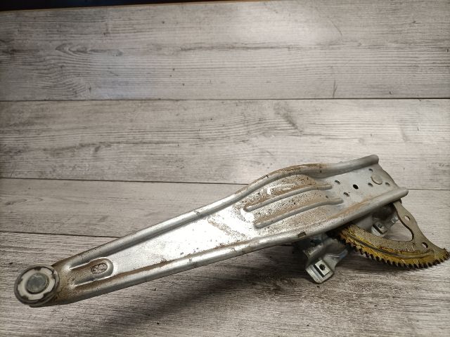 bontott TOYOTA YARIS Jobb hátsó Ablakemelő Szerkezet (Mechanikus)