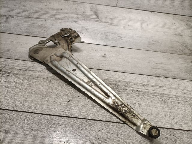 bontott TOYOTA YARIS Jobb hátsó Ablakemelő Szerkezet (Mechanikus)