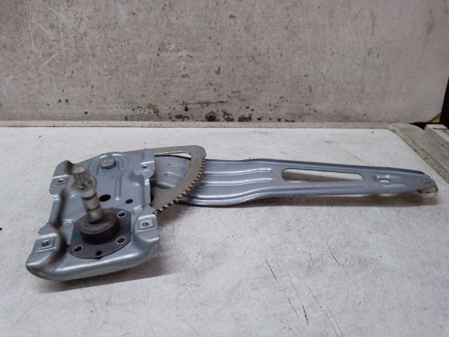 bontott TOYOTA YARIS Jobb hátsó Ablakemelő Szerkezet (Mechanikus)