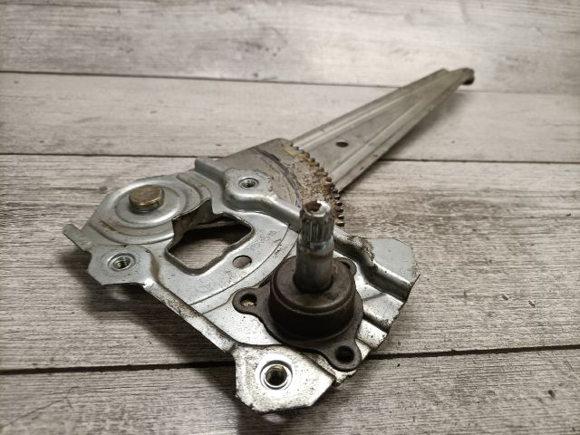 bontott TOYOTA YARIS Jobb hátsó Ablakemelő Szerkezet (Mechanikus)