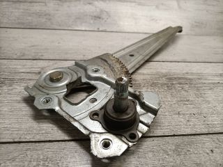 bontott TOYOTA YARIS Jobb hátsó Ablakemelő Szerkezet (Mechanikus)