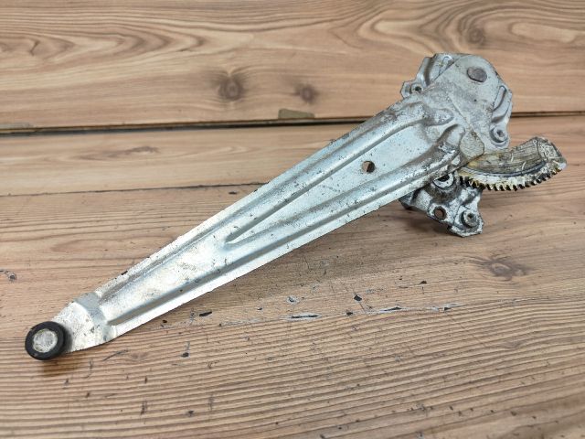 bontott TOYOTA YARIS Jobb hátsó Ablakemelő Szerkezet (Mechanikus)