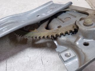 bontott TOYOTA YARIS Jobb hátsó Ablakemelő Szerkezet (Mechanikus)