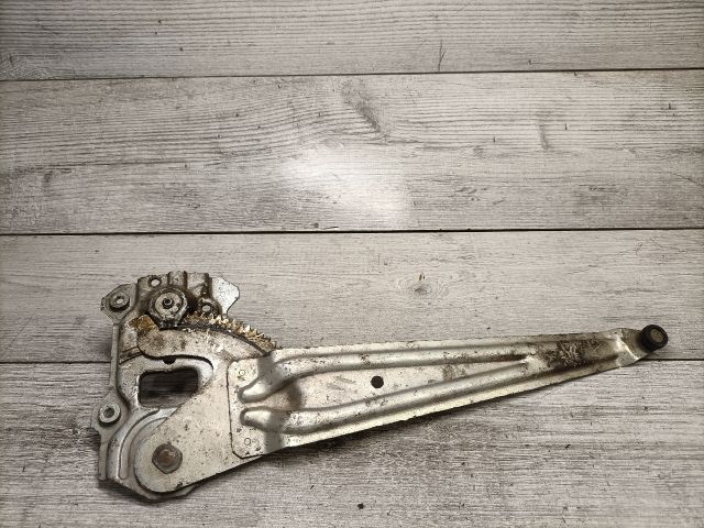 bontott TOYOTA YARIS Jobb hátsó Ablakemelő Szerkezet (Mechanikus)