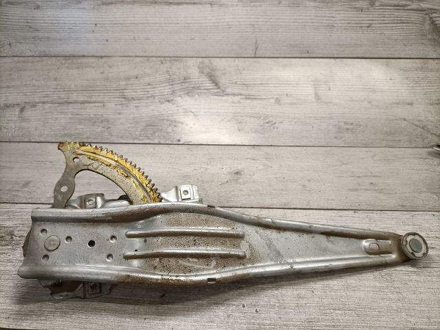 bontott TOYOTA YARIS Jobb hátsó Ablakemelő Szerkezet (Mechanikus)