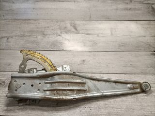 bontott TOYOTA YARIS Jobb hátsó Ablakemelő Szerkezet (Mechanikus)