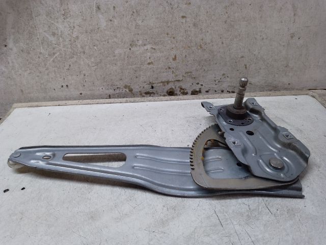 bontott TOYOTA YARIS Jobb hátsó Ablakemelő Szerkezet (Mechanikus)