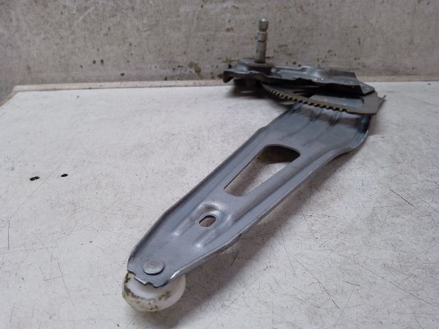 bontott TOYOTA YARIS Jobb hátsó Ablakemelő Szerkezet (Mechanikus)